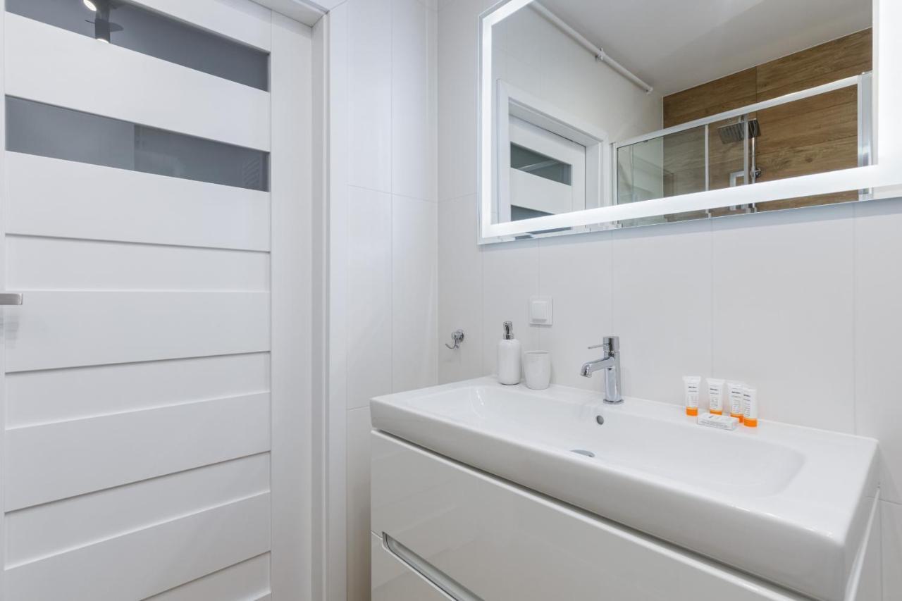 מידז'יוודז'י Apartment With Parking 500 M From The Sea By Noclegi Renters מראה חיצוני תמונה