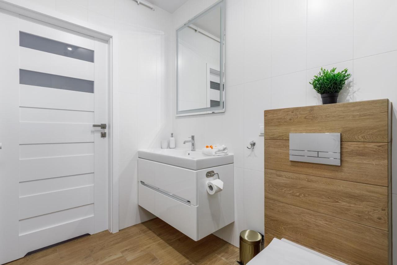 מידז'יוודז'י Apartment With Parking 500 M From The Sea By Noclegi Renters מראה חיצוני תמונה
